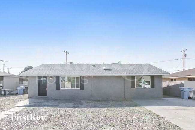 property at 3019 W Elm St