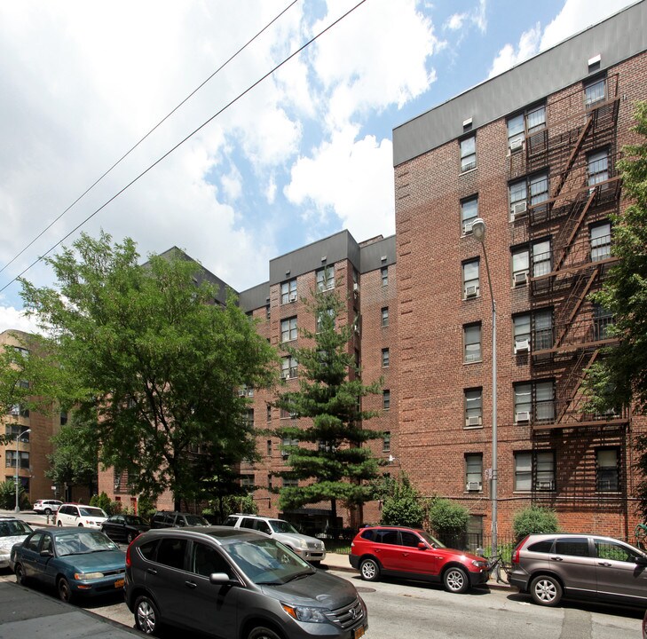 41-11 Elbertson St in Elmhurst, NY - Building Photo