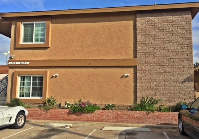 4774-4780 W Point Loma Blvd in San Diego, CA - Building Photo - Building Photo