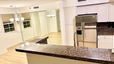 19601 E Country Club Dr in Aventura, FL - Building Photo - Building Photo