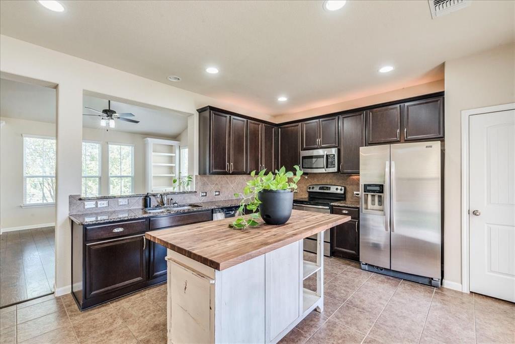 711 Heritage Springs Trail in Round Rock, TX - Building Photo