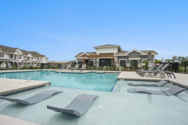 Seasons at Franklin in Franklin, WI - Foto de edificio - Building Photo