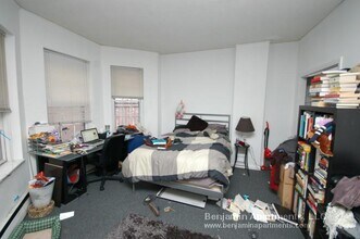 61 S Huntington Ave, Unit 301 in Boston, MA - Building Photo - Building Photo