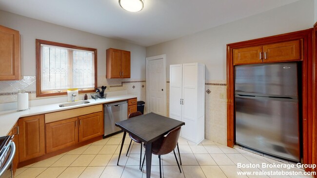 6 Cawfield St, Unit #1