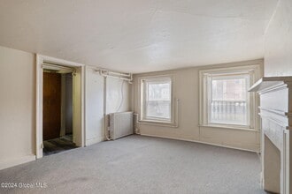 357 Washington Ave in Albany, NY - Building Photo - Building Photo