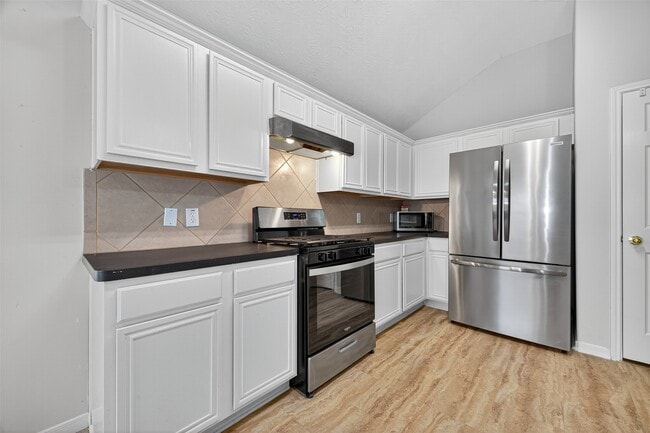 property at 14007 Hillingdale Ln