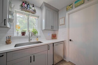 1941 Heights Dr in Katy, TX - Building Photo - Building Photo