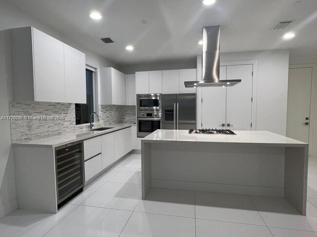 9867 NW 75th Terrace in Doral, FL - Building Photo - Building Photo