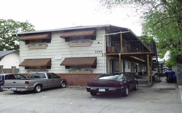 2292 Grove Ave in Sacramento, CA - Building Photo - Building Photo