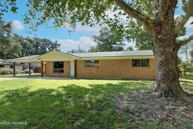 113 Montgomery Dr in Lafayette, LA - Building Photo - Building Photo