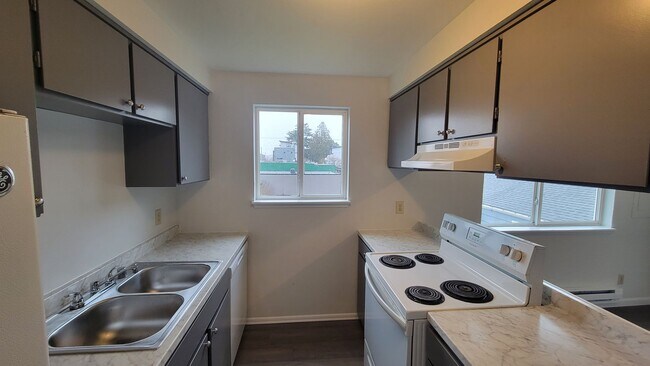 5626 Delridge Wy SW in Seattle, WA - Building Photo - Building Photo