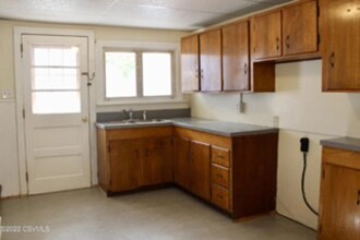 918 W Wood St in Coal Township, PA - Building Photo - Building Photo