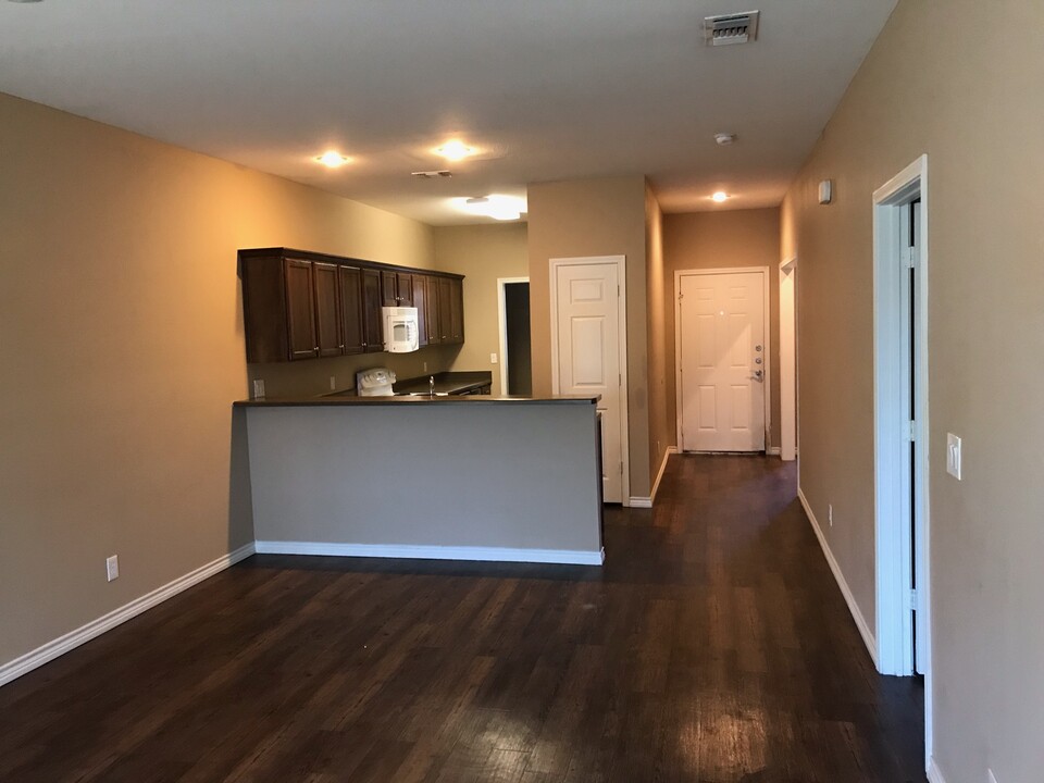 4253 Castlegate Dr in Paris, TX - Building Photo