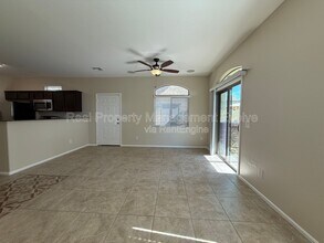 2725 E Mine Creek Rd in Phoenix, AZ - Building Photo - Building Photo