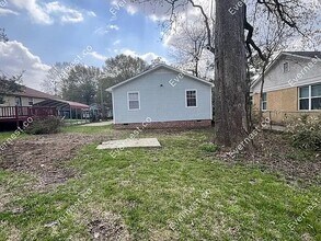 320 McTyere Ave in Jackson, MS - Foto de edificio - Building Photo