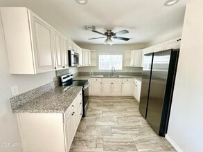 734 E Hazel Dr in Phoenix, AZ - Building Photo - Building Photo