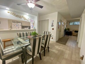 3652 Victoria Dr in West Palm Beach, FL - Foto de edificio - Building Photo