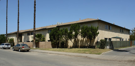 Arya Apartments in Corona, CA - Building Photo - Building Photo