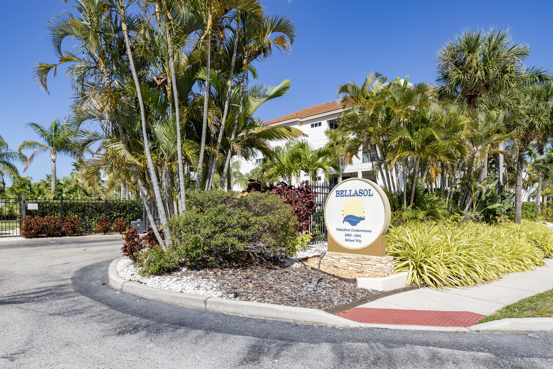 Anchor Point Condominiums in Apollo Beach, FL - Building Photo