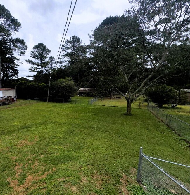 1654 Old Hwy 27 in Trion, GA - Building Photo - Building Photo