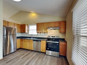 7172 Haswell Dr in Reynoldsburg, OH - Building Photo - Building Photo