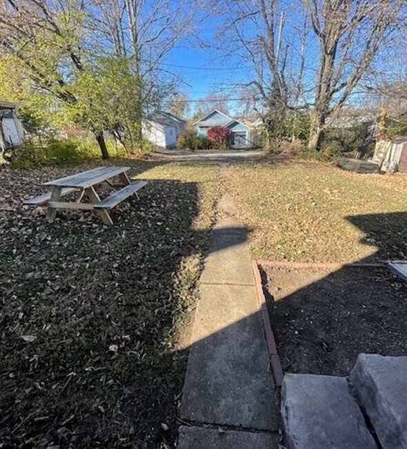 1208 S Lincoln St in Bloomington, IN - Building Photo - Building Photo