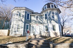 1000 Leavenworth St in Manhattan, KS - Building Photo