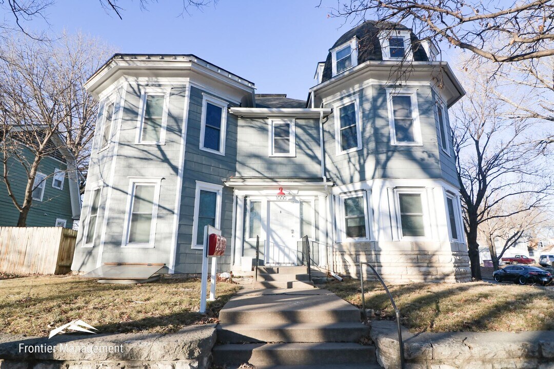 1000 Leavenworth St in Manhattan, KS - Building Photo