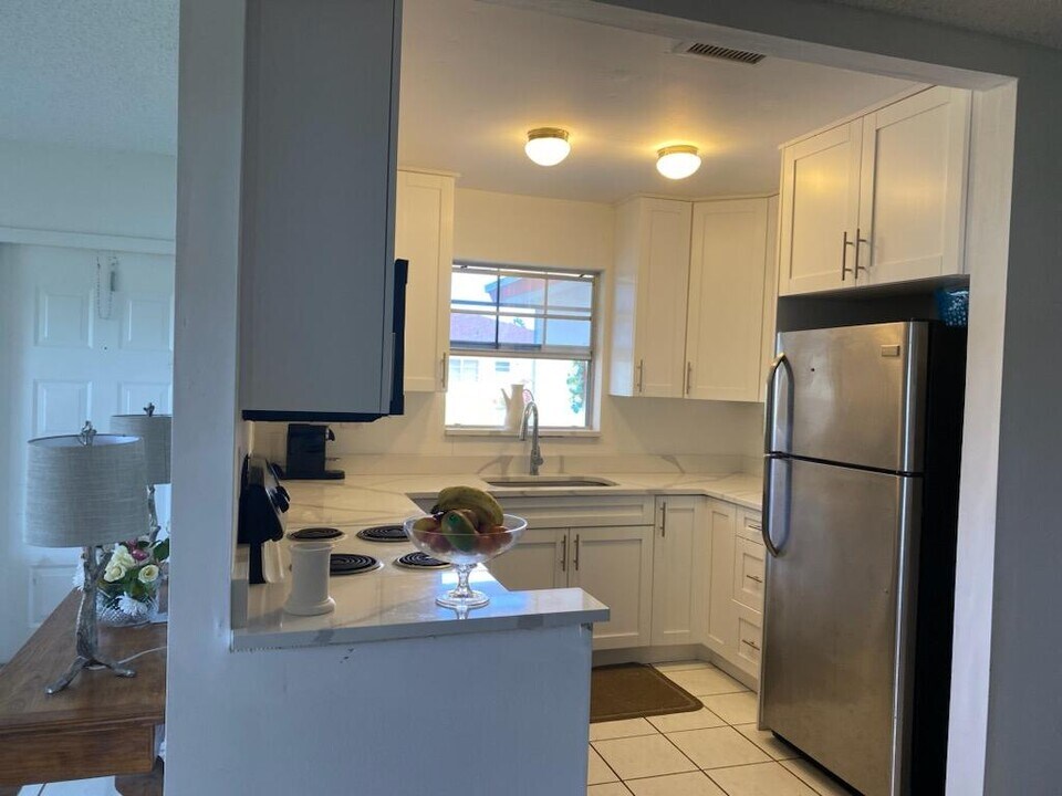 370 NW 46th Ave in Delray Beach, FL - Building Photo