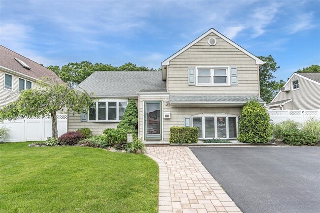 property at 15 Poplar St