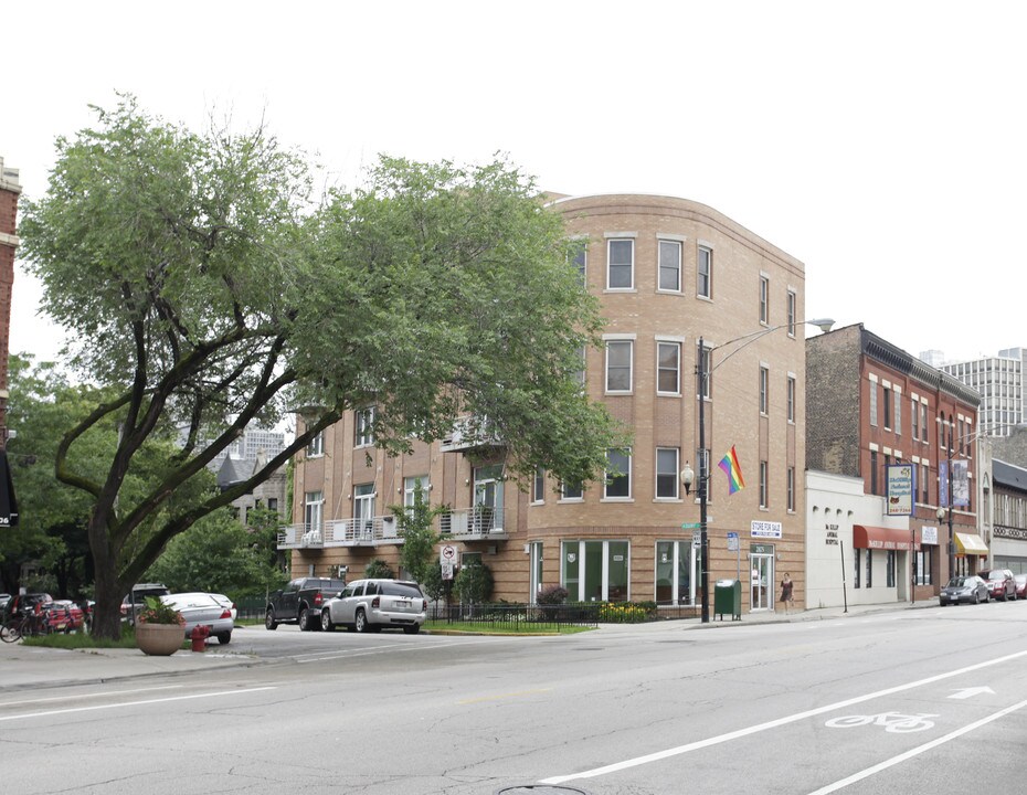 2875 N Clark St in Chicago, IL - Building Photo
