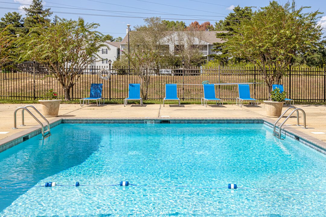 Summer West Apartments in Hattiesburg, MS - Building Photo