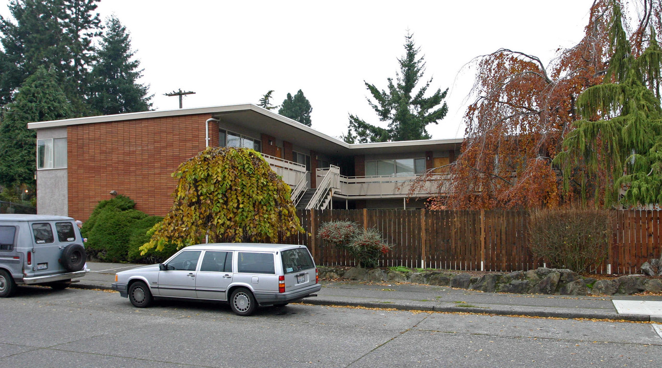 Nedra Apartments in Seattle, WA - Building Photo