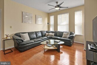 2655 Prosperity Ave in Fairfax, VA - Foto de edificio - Building Photo