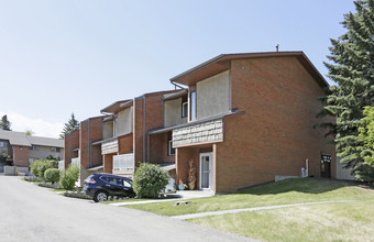 1305 Glenmore Trl SW in Calgary, AB - Building Photo - Building Photo