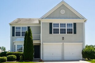 203 Cleavers Cl in Woodstock, GA - Building Photo