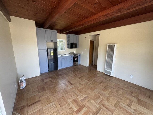 property at 2562 Francisco Blvd