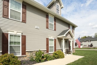 Parkview Apartments & (New)Townhomes in Spencerport, NY - Foto de edificio - Building Photo