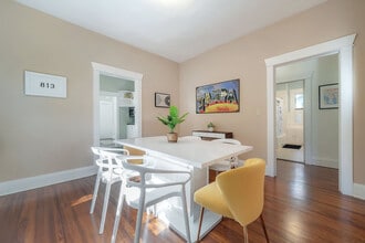 5708 N Suwanee Ave in Tampa, FL - Building Photo - Building Photo