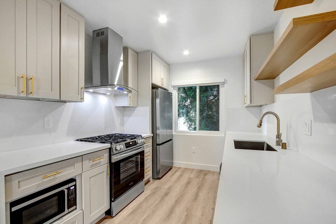 1545 North Laurel in Los Angeles, CA - Building Photo