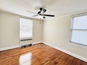 1108 W Friendly Ave in Greensboro, NC - Building Photo - Building Photo