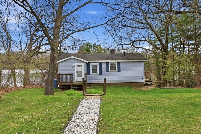 2597 Boston Rd in Wilbraham, MA - Building Photo - Building Photo