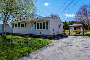 36 Whittle St in Mystic, CT - Building Photo