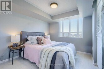 125-1125 Western Battery Rd in Toronto, ON - Building Photo - Building Photo