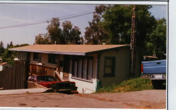 21913 Rockford Rd in Hayward, CA - Foto de edificio - Building Photo