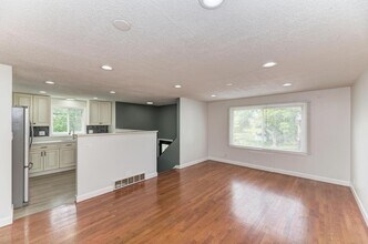1549 Revere Cir in Schaumburg, IL - Building Photo - Building Photo