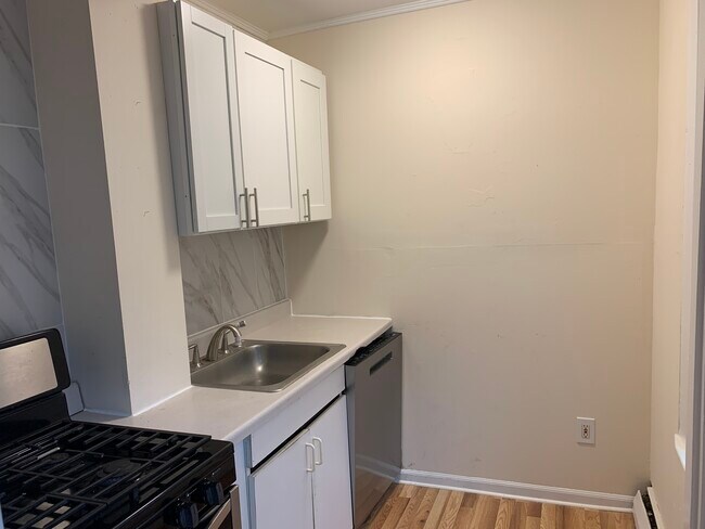 21 Dane Ave, Unit 1 in Somerville, MA - Building Photo - Building Photo