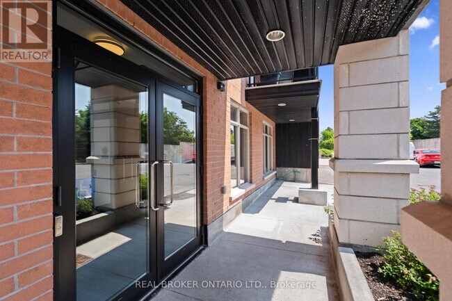 3684 Fallowfield Rd in Ottawa, ON - Building Photo - Building Photo