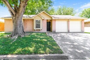 11711 Spruce Mountain Dr in Houston, TX - Building Photo