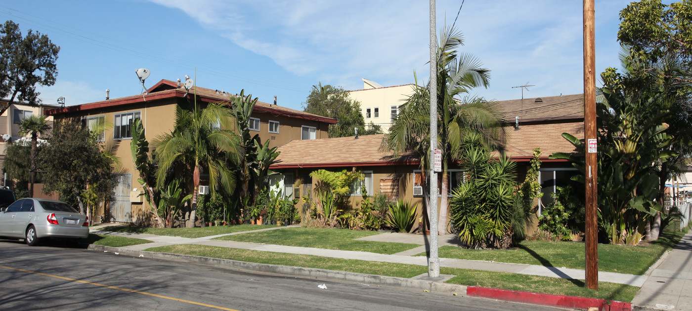 903 E 9th St in Long Beach, CA - Building Photo